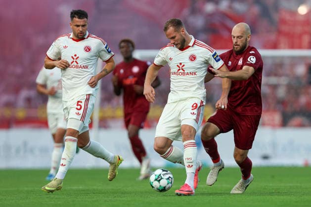 Adrian Stanilewicz (SC Fortuna Koeln) und Eric Hottmann (Fortuna Duesseldorf) im Zweikampf waehrend des Spiels der 3. Liga zwischen SC Fortuna Koeln und Fortuna Duesseldorf, Suedstadion am 06. September 2026 in Koeln, Deutschland. (Foto von Oliver Kaelke DeFodi Images) +++ Adrian Stanilewicz (SC Fortuna Koeln) und Eric Hottmann (Fortuna Duesseldorf) battle for the ball during the 3. Liga match between SC Fortuna Koeln and Fortuna Duesseldorf at Suedstadion on September 6, 2026 in Cologne, Germany. (Photo by Oliver Kaelke DeFodi Images) DFB DFL REGULATIONS PROHIBIT ANY USE OF PHOTOGRAPHS AS IMAGE SEQUENCES AND OR QUASI-VIDEO. (Photo by Oliver Kaelke DeFodi Images) -