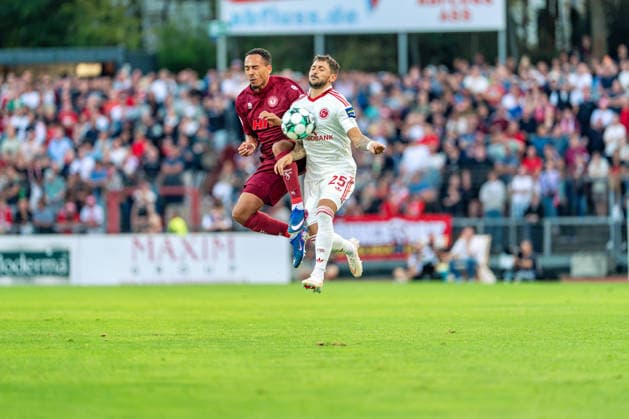 Harter Zweikampf in der Luft um den Ball von Robin Afamefuna (Fortuna Koeln, 22) und Matthias Zimmermann (Fortuna Düsseldorf, 25) Fortuna Köln vs. Fortuna Düsseldorf, Fussball, 3.Liga, 04.Spieltag, Saison 2026 27, 06.09.2026, DFL REGULATIONS PROHIBIT ANY USE OF PHOTOGRAPHS AS IMAGE SEQUENCES AND OR QUASI-VIDEO, Fortuna Köln vs. Fortuna Düsseldorf, Fussball, 3.Liga, 04.Spieltag, Saison 2026 27, 06.09.2026 Köln Copyright: xEibner-Pressefoto LukasxBaldygax EP_LBA