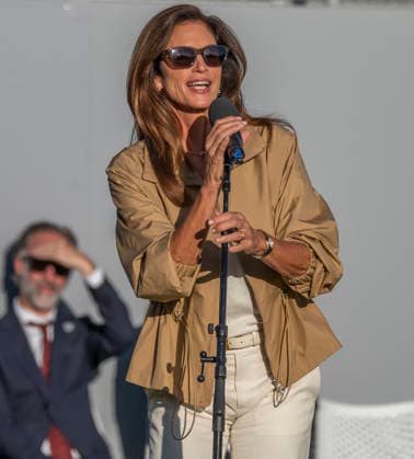 Sport Bilder des Tages September 6, 2026, Crans-Montana, Valais, Switzerland: Crans-Montana Switzerland, 09 06 2026: The famous model CINDY CRAWFORD who is partnering with the tournament, said a few words. during Omega European Masters 2026, which is taking place in the famous ski resort that will host the upcoming Alpine World Ski Championships and took plat at Crans-Montana in Valais, Switzerland. Golf 2026: Omega European Masters: Final Day  - ZUMAd206 0866074813st Copyright: xEricxDubostx