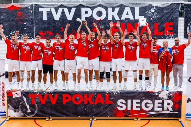 06.09.2026, GER, Volleyball, Maenner, Saison 26, Pokalfinale Thüringen, Tag des Volleyballs, Blue Volleys Gotha - VSV Jena 90 die Blue Volleys Gotha gewinnen das Pokalspiel gegen den VSV Jena 90 und sind Pokalsieger 2026 99089 Erfurt Sporthalle Sportanlage Rieths Thüringen Deutschland