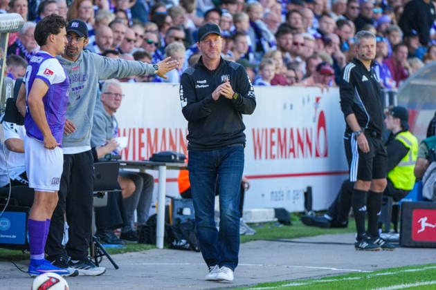 Timo Schultz (VfL Osnabrück, Trainer) Applaus, Deutschland: Fussball, 2. Bundesliga, Saison 2026 27, 4. Spieltag, 06.09.2026, VfL Osnabrück vs Eintracht Braunschweig, Stadion Bremer Brücke (Osnabrück, Niedersachsen) *** Timo Schultz, VfL Osnabrück, Coach Applause, German Soccer, 2. Bundesliga, 2026–27 Season, Matchday 4, September 6, 2026, VfL Osnabrück vs. Eintracht Braunschweig, Bremer Brücke Stadium, Osnabrück, Lower Saxony Copyright: xLeonxFrickx