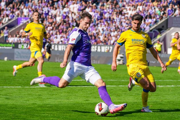 Robin Meißner (VfL Osnabrück, 11), Fabio Di Michele Sanchez (Eintracht Braunschweig, 22), Deutschland: Fussball, 2. Bundesliga, Saison 2026 27, 4. Spieltag, 06.09.2026, VfL Osnabrück vs Eintracht Braunschweig, Stadion Bremer Brücke (Osnabrück, Niedersachsen) *** Robin Meißner, VfL Osnabrück, 11, Fabio Di Michele Sanchez, Eintracht Braunschweig, 22, German Soccer, 2. Bundesliga, 2026–27 Season, Matchday 4, September 6, 2026, VfL Osnabrück vs. Eintracht Braunschweig, Bremer Brücke Stadium, Osnabrück, Lower Saxony Copyright: xLeonxFrickx