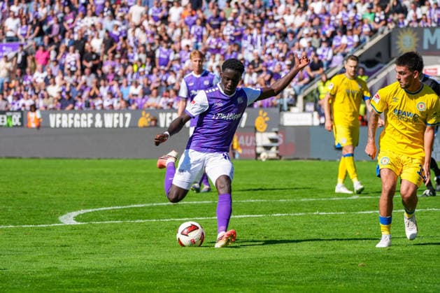 Ismail Badjie (VfL Osnabrück, 10), Deutschland: Fussball, 2. Bundesliga, Saison 2026 27, 4. Spieltag, 06.09.2026, VfL Osnabrück vs Eintracht Braunschweig, Stadion Bremer Brücke (Osnabrück, Niedersachsen) *** Ismail Badjie, VfL Osnabrück, 10, German Soccer, 2. Bundesliga, 2026–27 Season, Matchday 4, September 6, 2026, VfL Osnabrück vs. Eintracht Braunschweig, Bremer Brücke Stadium, Osnabrück, Lower Saxony Copyright: xLeonxFrickx