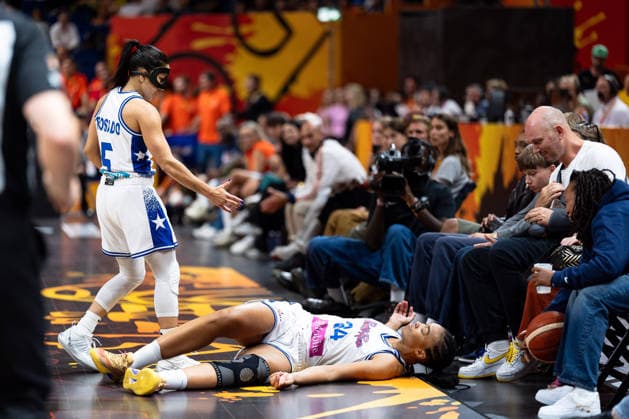 Imani McGee-Stafford (Puerto Rico, 34) am Boden, Pamela Rosado (Puerto Rico, 05), GER, Puerto Rico vs. Belgien, Basketball, FIBA Women s World Cup 2026, Gruppenphase, Spieltag 2, 06.09.2026 GER, Puerto Rico vs. Belgien, Basketball, FIBA Women s World Cup 2026, Gruppenphase, Spieltag 2, 06.09.2026 Berlin Copyright: xEibner-Pressefoto MaxxVincenx EP_MVN