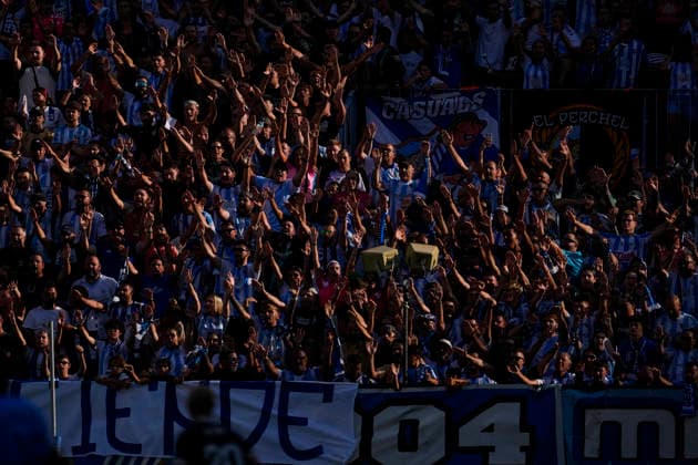 Sport Bilder des Tages September 6, 2026, Malaga, Malaga, Spain: Fans of Malaga CF during the Spanish league, LaLiga EA Sports, football match played between Malaga CF and Levante UD at La Rosaleda stadium on September 6, 2026, in Malaga, Spain. Malaga CF V Levante UD - LaLiga EA Sports  - ZUMAa181 20260906_zaa_a181_157 Copyright: xJoaquinxCorcherox