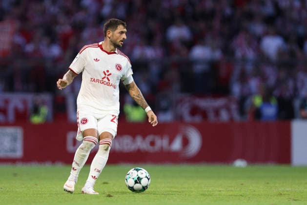 Matthias Zimmermann (Fortuna Duesseldorf) in Aktion, am Ball, Einzelaktion waehrend des Spiels der 3. Liga zwischen SC Fortuna Koeln und Fortuna Duesseldorf, Suedstadion am 06. September 2026 in Koeln, Deutschland. (Foto von Oliver Kaelke DeFodi Images) +++ Matthias Zimmermann (Fortuna Duesseldorf) controls the ball during the 3. Liga match between SC Fortuna Koeln and Fortuna Duesseldorf at Suedstadion on September 6, 2026 in Cologne, Germany. (Photo by Oliver Kaelke DeFodi Images) DFB DFL REGULATIONS PROHIBIT ANY USE OF PHOTOGRAPHS AS IMAGE SEQUENCES AND OR QUASI-VIDEO. (Photo by Oliver Kaelke DeFodi Images) -