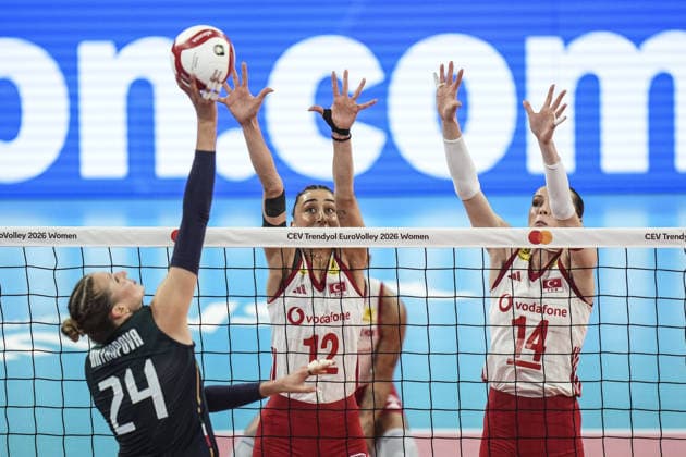 Italy v Turkiye - CEV EuroVolley 2026 ISTANBUL, TURKIYE - SEPTEMBER 6: Italy s Myriam Sylla (17) and Turkiye s Elif Sahin (12) compete during the final match between Italy and Turkiye at the CEV EuroVolley 2026 Women s European Volleyball Championship at Sinan Erdem Sports Hall in Istanbul, Turkiye, on September 6, 2026. Agit Erdi Ulukaya Anadolu Istanbul Turkey. Editorial use only. Please get in touch for any other usage.  Copyright: x2026xAnadoluxAgitxErdixUlukayax