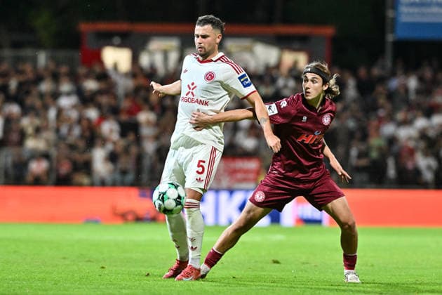 3. Liga; SC Fortuna Köln - Fortuna Düsseldorf; 06.09.2026 KÖLN, GERMANY; 06. SEPTEMBER: im Duell Yassine BOUCHAMA (Fortuna Düsseldorf 5) und Bennit BRÖGER (Fortuna Köln 38) während dem Match der 3. Liga zwischen dem SC Fortuna Köln und Fortuna Düsseldorf am 4. Spieltag im Südstadion Köln Copyright: xBEAUTIFULxSPORTS Goldbergx