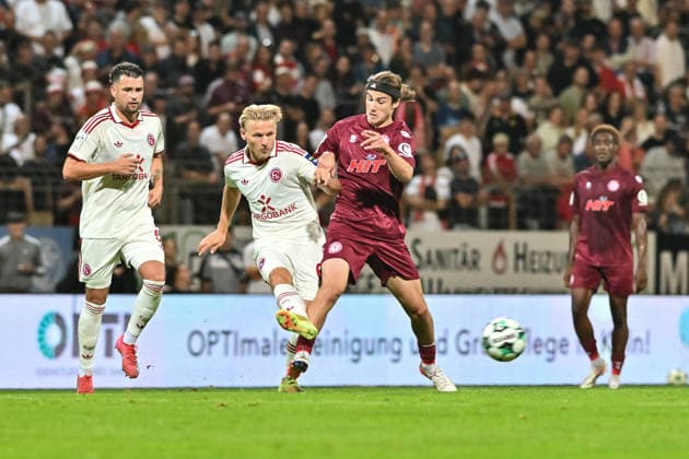 3. Liga; SC Fortuna Köln - Fortuna Düsseldorf; 06.09.2026 KÖLN, GERMANY; 06. SEPTEMBER: im Duell Andreas MÜLLER (Fortuna Düsseldorf 6) und Bennit BRÖGER (Fortuna Köln 38) während dem Match der 3. Liga zwischen dem SC Fortuna Köln und Fortuna Düsseldorf am 4. Spieltag im Südstadion Köln Copyright: xBEAUTIFULxSPORTS Goldbergx