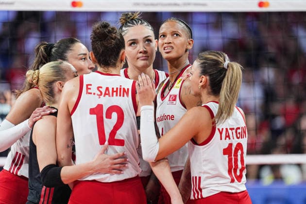 Italy v Turkiye - CEV EuroVolley 2026 ISTANBUL, TURKIYE - SEPTEMBER 6: Turkiye national volleyball team players celebrate during the CEV EuroVolley 2026 Women s European Volleyball Championship Final between Italy and Turkiye at Sinan Erdem Sports Hall in Istanbul, Turkiye, on September 6, 2026. Cemal Yurttas Anadolu Istanbul Turkey. Editorial use only. Please get in touch for any other usage.  Copyright: x2026xAnadoluxCemalxYurttasx