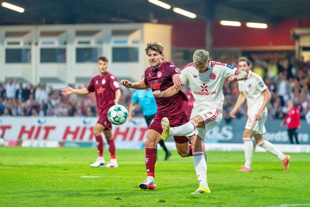 Erik Wekesser (Fortuna Düsseldorf, 07) rettet vor Enzo Wirtz (Fortuna Koeln, 09) in letzter sekunde Fortuna Köln vs. Fortuna Düsseldorf, Fussball, 3.Liga, 04.Spieltag, Saison 2026 27, 06.09.2026, DFL REGULATIONS PROHIBIT ANY USE OF PHOTOGRAPHS AS IMAGE SEQUENCES AND OR QUASI-VIDEO, Fortuna Köln vs. Fortuna Düsseldorf, Fussball, 3.Liga, 04.Spieltag, Saison 2026 27, 06.09.2026 Köln Copyright: xEibner-Pressefoto LukasxBaldygax EP_LBA