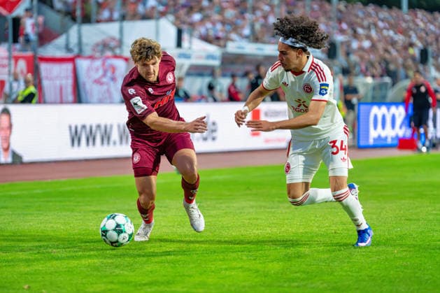Enzo Wirtz (Fortuna Koeln, 09) im Zweikampf mit Anas Slimani (Fortuna Düsseldorf, 34) um den Ball Fortuna Köln vs. Fortuna Düsseldorf, Fussball, 3.Liga, 04.Spieltag, Saison 2026 27, 06.09.2026, DFL REGULATIONS PROHIBIT ANY USE OF PHOTOGRAPHS AS IMAGE SEQUENCES AND OR QUASI-VIDEO, Fortuna Köln vs. Fortuna Düsseldorf, Fussball, 3.Liga, 04.Spieltag, Saison 2026 27, 06.09.2026 Köln Copyright: xEibner-Pressefoto LukasxBaldygax EP_LBA