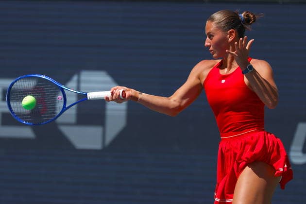 US Open tennis tournament - Day 8 Marta Kostyuk of Ukraine in action against Linda Noskova Czechia during their Women™s Singles match at the US Open Tennis Championships at the USTA Billie Jean King National Tennis Center in Flushing Meadows, New York, USA, 06 September 2026. The 2026 US Open tournament runs from 23 August through 13 September. FLUSHING MEADOWS NEW YORK United States  Copyright: xOLGAxFEDOROVAx