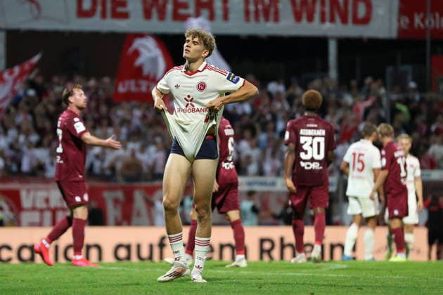 Sport Bilder des Tages Elias Arden (Fortuna Duesseldorf) ist enttaeuscht, gestikuliert, Gestik waehrend des Spiels der 3. Liga zwischen SC Fortuna Koeln und Fortuna Duesseldorf, Suedstadion am 06. September 2026 in Koeln, Deutschland. (Foto von Oliver Kaelke DeFodi Images) +++ Elias Arden (Fortuna Duesseldorf) looks dejected, gestures during the 3. Liga match between SC Fortuna Koeln and Fortuna Duesseldorf at Suedstadion on September 6, 2026 in Cologne, Germany. (Photo by Oliver Kaelke DeFodi Images) DFB DFL REGULATIONS PROHIBIT ANY USE OF PHOTOGRAPHS AS IMAGE SEQUENCES AND OR QUASI-VIDEO. (Photo by Oliver Kaelke DeFodi Images) -