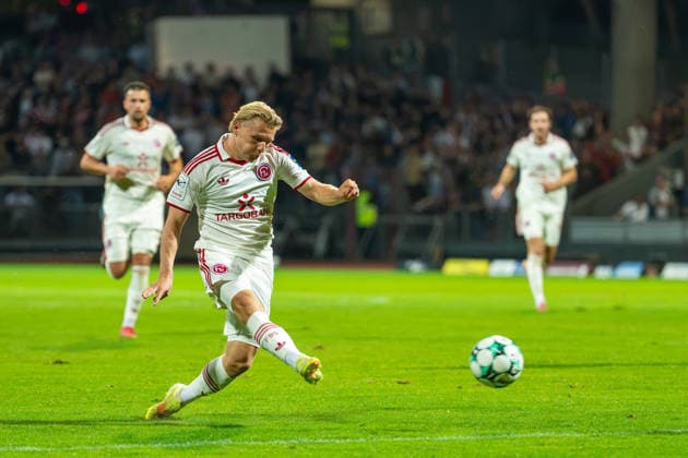 Andreas Mueller (Fortuna Düsseldorf, 06) mit einem Schuss auf das Tor Fortuna Köln vs. Fortuna Düsseldorf, Fussball, 3.Liga, 04.Spieltag, Saison 2026 27, 06.09.2026, DFL REGULATIONS PROHIBIT ANY USE OF PHOTOGRAPHS AS IMAGE SEQUENCES AND OR QUASI-VIDEO, Fortuna Köln vs. Fortuna Düsseldorf, Fussball, 3.Liga, 04.Spieltag, Saison 2026 27, 06.09.2026 Köln Copyright: xEibner-Pressefoto LukasxBaldygax EP_LBA