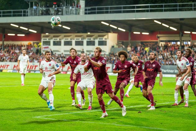Georg Strauch (Fortuna Koeln, 11) klaert nach einer Ecke, mit im Bild von links, Tim Oberdorf (Fortuna Düsseldorf, 15), Eric Hottmann (Fortuna Düsseldorf, 09), Neo Telle (Fortuna Koeln, 31), David Al-Azzawe (Fortuna Koeln, 15), Marcel Benger (Fortuna Düsseldorf, 16), Neo Telle (Fortuna Koeln, 31) Fortuna Köln vs. Fortuna Düsseldorf, Fussball, 3.Liga, 04.Spieltag, Saison 2026 27, 06.09.2026, DFL REGULATIONS PROHIBIT ANY USE OF PHOTOGRAPHS AS IMAGE SEQUENCES AND OR QUASI-VIDEO, Fortuna Köln vs. Fortuna Düsseldorf, Fussball, 3.Liga, 04.Spieltag, Saison 2026 27, 06.09.2026 Köln Copyright: xEibner-Pressefoto LukasxBaldygax EP_LBA