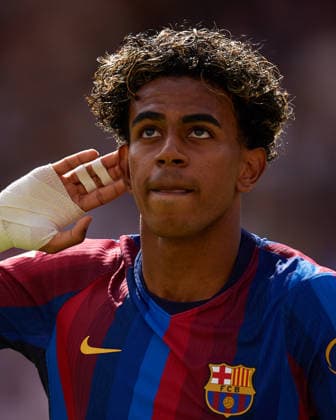 Valencia CF v FC Barcelona, Barca - LaLiga EA Sports 2026 27 Lamine Yamal of FC Barcelona celebrates after scoring the team s first goal during the LaLiga EA Sports match between Valencia CF and FC Barcelona at Mestalla stadium in Valencia, Spain, on September 6, 2026. Valencia Spain  Copyright: xDavidxAliagax originalFilename:aliaga-valencia260906_npA6P.jpg
