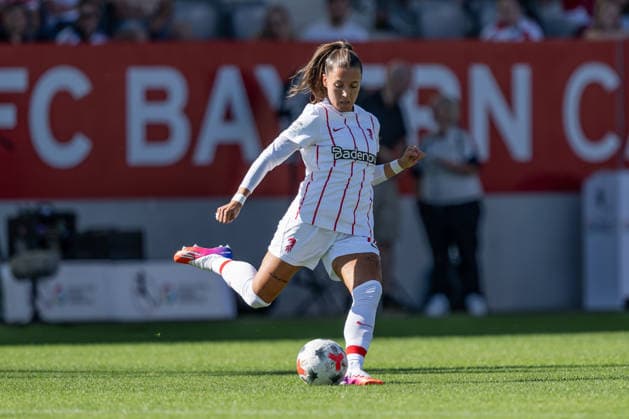 Selina Vobian (SC Freiburg, 10) GER, FC Bayern Muenchen Frauen vs. SC Freiburg, Fussball, Google Pixel Frauen-Bundesliga, 3. Spieltag, Saison 2026 2027, 06.09.2026 (DFL DFB REGULATIONS PROHIBIT ANY USE OF PHOTOGRAPHS as IMAGE SEQUENCES and or QUASI-VIDEO). Foto: HMB Media Heike Feiner *** Selina Vobian, SC Freiburg, 10 GER, FC Bayern Munich Women vs. SC Freiburg, Soccer, Google Pixel Women s Bundesliga, Matchday 3, 2026–2027 Season, September 6, 2026 DFL DFB regulations prohibit any use of photographs as image sequences and or quasi-video. Photo: HMB Media, Heike Feiner Copyright: HMBxMedia HeikexFeiner