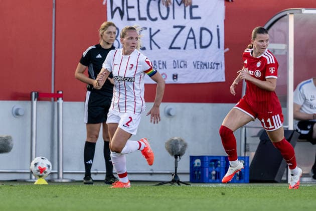 Lisa Karl (SC Freiburg, 02) vor Sarah Mattner-Trembleau (FC Bayern Muenchen Frauen, 11) GER, FC Bayern Muenchen Frauen vs. SC Freiburg, Fussball, Google Pixel Frauen-Bundesliga, 3. Spieltag, Saison 2026 2027, 06.09.2026 (DFL DFB REGULATIONS PROHIBIT ANY USE OF PHOTOGRAPHS as IMAGE SEQUENCES and or QUASI-VIDEO). Foto: HMB Media Heike Feiner *** Lisa Karl, SC Freiburg, No. 02, ahead of Sarah Mattner Trembleau, FC Bayern Munich Women, No. 11, GER, FC Bayern Munich Women vs. SC Freiburg, Soccer, Google Pixel Women s Bundesliga, Matchday 3, 2026–2027 Season, September 6, 2026 DFL DFB regulations prohibit any use of photographs as image sequences and or quasi-video. Photo: HMB Media, Heike Feiner Copyright: HMBxMedia HeikexFeiner