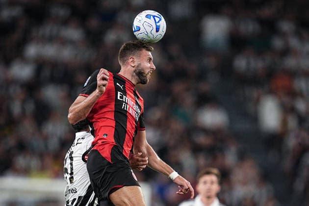 AC Milan s Strahinja Pavlovicjumps for the ball during the Serie A soccer match between Juventus and Milan at the Allianz Stadium in Turin, north west Italy - Sunday, September 06, 2026. - Soccer .  Copyright: xMarcoxAlpozzi LaPressex