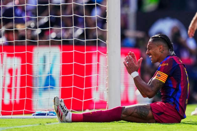 Valencia CF v FC Barcelona, Barca - LaLiga EA Sports 2026 27 Raphinha right winger of Barcelona and Brazil lament a failed occasion during the LaLiga EA Sports 2026 27 match between Valencia CF and FC Barcelona at Estadi de Mestalla on September 6, 2026 in Valencia, Spain. Valencia Spain  Copyright: xJosexBretonx originalFilename:bretonhernandez-valencia260906_npcqH.jpg