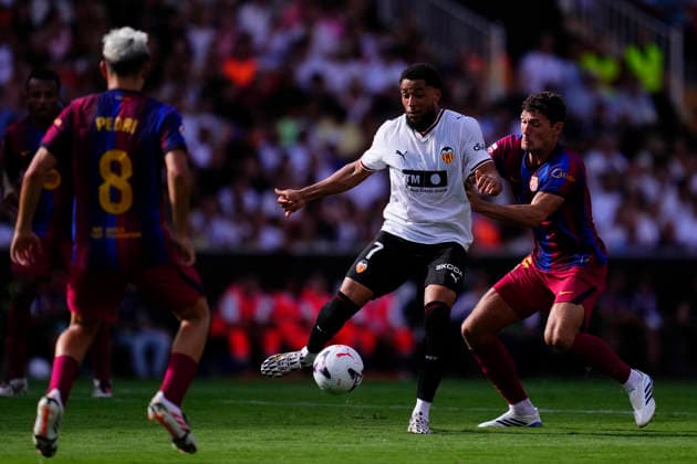 Valencia CF v FC Barcelona, Barca - LaLiga EA Sports 2026 27 Arnaut Danjuma left winger of Valencia and Netherlands and Andreas Christensen centre-back of Barcelona and Denmark compete for the ball during the LaLiga EA Sports 2026 27 match between Valencia CF and FC Barcelona at Estadi de Mestalla on September 6, 2026 in Valencia, Spain. Valencia Spain  Copyright: xJosexBretonx originalFilename:bretonhernandez-valencia260906_npFpK.jpg