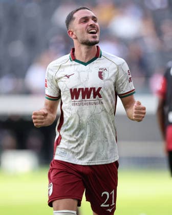 06.09.2026, Fussball Bundesliga, Eintracht Frankfurt - FC Augsburg, v.l., Torjubel zum 1:1 durch Arijon Ibrahimovic (FC Augsburg), Goal celebration, celebrate the goal DFL DFB REGULATIONS PROHIBIT ANY USE OF PHOTOGRAPHS AS IMAGE SEQUENCES AND OR QUASI-VIDEO. xdcx *** September 6, 2026, Bundesliga, Eintracht Frankfurt vs. FC Augsburg, from left, goal celebration for the 1-1 equalizer by Arijon Ibrahimovic (FC Augsburg), goal celebration, celebrating the goal. DFL and DFB regulations prohibit any use of photographs as image sequences and or quasi-video. xdcx Copyright: HMBxMedia Claus