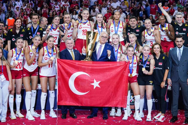 Turkiye retain European women s volleyball title with 3-2 win over Italy ISTANBUL, TURKIYE - SEPTEMBER 6: Players of the Turkish National Women’s Volleyball Team celebrate after a point during the final match between Italy and Turkiye at the 2026 CEV Women’s European Volleyball Championship at Sinan Erdem Sports Hall in Istanbul, Turkiye, on September 6, 2026. Cemal Yurttas Anadolu Istanbul Turkey. Editorial use only. Please get in touch for any other usage.  Copyright: x2026xAnadoluxCemalxYurttasx