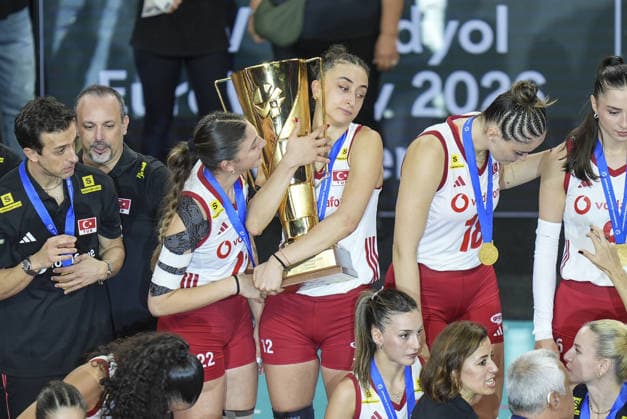 Turkiye retain European women s volleyball title with 3-2 win over Italy ISTANBUL, TURKIYE - SEPTEMBER 6: Players of the Turkish National Women’s Volleyball Team celebrate after defeating Italy 3-2 in the final to win the 2026 CEV Women’s European Volleyball Championship at Sinan Erdem Sports Hall in Istanbul, Turkiye, on September 6, 2026. Agit Erdi Ulukaya Anadolu Istanbul Turkey. Editorial use only. Please get in touch for any other usage.  Copyright: x2026xAnadoluxAgitxErdixUlukayax