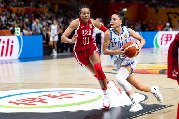 Matilde Villa (Italien, 05) im Dribbling gegen Napheesa Collier (USA, 11), GER, Italien vs. USA, Basketball, FIBA Women s World Cup 2026, Gruppenphase, Spieltag 2, 06.09.2026 GER, Italien vs. USA, Basketball, FIBA Women s World Cup 2026, Gruppenphase, Spieltag 2, 06.09.2026 Berlin Copyright: xEibner-Pressefoto MaxxVincenx EP_MVN