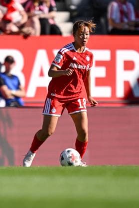Muenchen, Deutschland, 06.09.26: Momoko Tanikawa (FC Bayern Muenchen Frauen) in Aktion, am Ball, Einzelaktion waehrend des Google Pixel Frauen-Bundesliga - Spiels zwischen dem FC Bayern Muenchen vs SC Freiburg in der FC Bayern Campus am 06. September 2026 in Muenchen, Deutschland. (Foto von Harry Langer DeFodi Images) Muenchen, Germany, 06.09.26: Momoko Tanikawa (FC Bayern Muenchen Frauen) controls the Ball during the Google Pixel Frauen-Bundesliga - match between FC Bayern Muenchen vs SC Freiburg at FC Bayern Campus on September 6, 2026 in Muenchen, Germany. (Photo by Harry Langer DeFodi Images) DFB DFL REGULATIONS PROHIBIT ANY USE OF PHOTOGRAPHS AS IMAGE SEQUENCES AND OR QUASI-VIDEO. (Photo by Harry Langer DeFodi Images) - *** Munich, Germany, September 6, 2026: Momoko Tanikawa of FC Bayern Munich Women in action, on the ball, individual play during the Google Pixel Women s Bundesliga match between FC Bayern Munich and SC Freiburg at the FC Bayern Campus on September 6, 2026, in Munich, Germany. Photo by Harry Langer, DeFodi Images. Munich, Germany, September 6, 2026 Momoko Tanikawa of FC Bayern Munich Women controls the ball during the Google Pixel Women’s Bundesliga match between FC Bayern Munich and SC Freiburg at the FC Bayern Campus on September 6, 2026 in Munich, Germany. Photo by Harry Langer, DeFodi Images. DFB and DFL regulations prohibit any use of photographs as image sequences and or quasi-video. Photo by Harry Langer, DeFodi Images.
