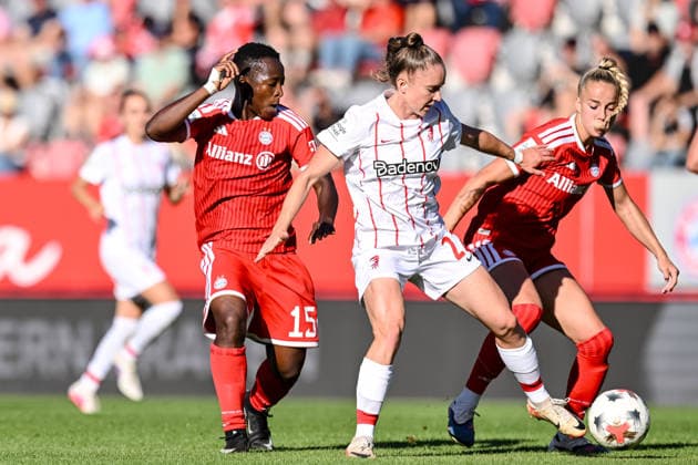 Muenchen, Deutschland, 06.09.26: Bernadette Amani (FC Bayern Muenchen Frauen), Lisa Kolb (SC Freiburg Frauen) und Giulia Gwinn (FC Bayern Muenchen Frauen) im Zweikampf waehrend des Google Pixel Frauen-Bundesliga - Spiels zwischen dem FC Bayern Muenchen vs SC Freiburg in der FC Bayern Campus am 06. September 2026 in Muenchen, Deutschland. (Foto von Harry Langer DeFodi Images) Muenchen, Germany, 06.09.26: Bernadette Amani (FC Bayern Muenchen Frauen), Lisa Kolb (SC Freiburg Frauen) und Giulia Gwinn (FC Bayern Muenchen Frauen) battle for the ball during the Google Pixel Frauen-Bundesliga - match between FC Bayern Muenchen vs SC Freiburg at FC Bayern Campus on September 6, 2026 in Muenchen, Germany. (Photo by Harry Langer DeFodi Images) DFB DFL REGULATIONS PROHIBIT ANY USE OF PHOTOGRAPHS AS IMAGE SEQUENCES AND OR QUASI-VIDEO. (Photo by Harry Langer DeFodi Images) - *** Munich, Germany, September 6, 2026 Bernadette Amani, FC Bayern Munich Women, Lisa Kolb of SC Freiburg Women and Giulia Gwinn of FC Bayern Munich Women in a duel during the Google Pixel Women’s Bundesliga match between FC Bayern Munich and SC Freiburg at the FC Bayern Campus on September 6, 2026, in Munich, Germany. Photo by Harry Langer, DeFodi Images. Munich, Germany, September 6, 2026 Bernadette Amani of FC Bayern Munich Women, Lisa Kolb of SC Freiburg Women, and Giulia Gwinn of FC Bayern Munich Women battle for the ball during the Google Pixel Women’s Bundesliga match between FC Bayern Munich and SC Freiburg at the FC Bayern Campus on September 6, 2026 in Munich, Germany. Photo by Harry Langer, DeFodi Images. DFB and DFL regulations prohibit any use of photographs as image sequences and or quasi-video. Photo by Harry Langer, DeFodi Images