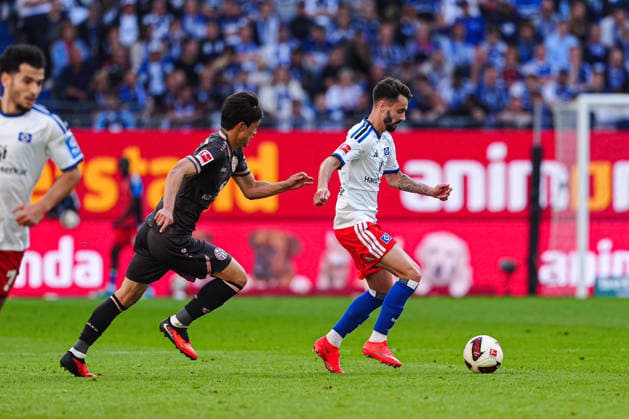 Jae-Sung Lee (1. FSV Mainz 05, 07), Fabio Vieira (Hamburger SV, 20) GER, Hamburger SV vs. 1. FSV Mainz 05, Fußball, 1. Bundesliga, Spieltag 02, Saison 2026 2027, 06.09.2026 DFL REGULATIONS PROHIBIT ANY USE OF PHOTOGRAPHS AS IMAGE SEQUENCES AND OR QUASI-VIDEO GER, Hamburger SV vs. 1. FSV Mainz 05, Fußball, 1. Bundesliga, Spieltag 02, Saison 2026 2027, 06.09.2026 Hamburg *** Jae Sung Lee, 1. FSV Mainz 05, 07; Fabio Vieira, Hamburger SV, 20 GER; Hamburger SV vs. 1. FSV Mainz 05, Soccer, Bundesliga 1, Matchday 02, 2026–2027 Season, September 6, 2026 DFL regulations prohibit any use of photographs as image sequences and or quasi-video GER, Hamburger SV vs. 1. FSV Mainz 05, soccer, 1. Bundesliga, Matchday 02, 2026–2027 Season, September 6, 2026, Hamburg Copyright: xEibner-Pressefoto MarcelxvonxFehrnx EP_MFN