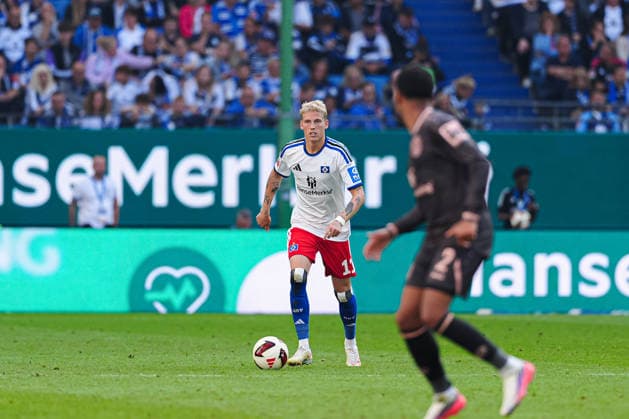 Albert Gronbaek (Hamburger SV, 11) GER, Hamburger SV vs. 1. FSV Mainz 05, Fußball, 1. Bundesliga, Spieltag 02, Saison 2026 2027, 06.09.2026 DFL REGULATIONS PROHIBIT ANY USE OF PHOTOGRAPHS AS IMAGE SEQUENCES AND OR QUASI-VIDEO GER, Hamburger SV vs. 1. FSV Mainz 05, Fußball, 1. Bundesliga, Spieltag 02, Saison 2026 2027, 06.09.2026 Hamburg *** Albert Gronbaek, Hamburger SV, 1 GER, Hamburger SV vs. 1 FSV Mainz 05, Soccer, Bundesliga 1, Matchday 02, 2026–2027 Season, September 6, 2026 DFL regulations prohibit any use of photographs as image sequences and or quasi-video GER, Hamburger SV vs. 1. FSV Mainz 05, soccer, 1st Bundesliga, Matchday 02, 2026–2027 Season, September 6, 2026, Hamburg Copyright: xEibner-Pressefoto MarcelxvonxFehrnx EP_MFN