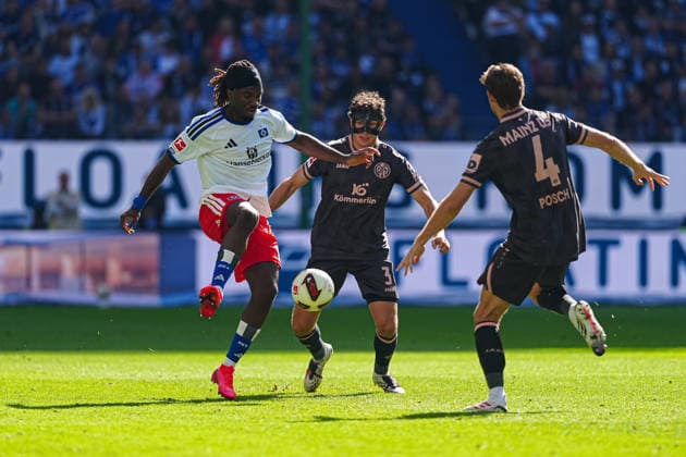 Terem Moffi (Hamburger SV, 09), Fabio Gruber (1. FSV Mainz 05, 03), Stefan Posch (1. FSV Mainz 05, 04) GER, Hamburger SV vs. 1. FSV Mainz 05, Fußball, 1. Bundesliga, Spieltag 02, Saison 2026 2027, 06.09.2026 DFL REGULATIONS PROHIBIT ANY USE OF PHOTOGRAPHS AS IMAGE SEQUENCES AND OR QUASI-VIDEO GER, Hamburger SV vs. 1. FSV Mainz 05, Fußball, 1. Bundesliga, Spieltag 02, Saison 2026 2027, 06.09.2026 Hamburg *** Terem Moffi, Hamburger SV, 09, Fabio Gruber 1 FSV Mainz 05, 03 , Stefan Posch 1 FSV Mainz 05, 04 GER, Hamburger SV vs. 1 FSV Mainz 05, Soccer, Bundesliga 1, Matchday 02, 2026–2027 Season, September 6, 2026 DFL regulations prohibit any use of photographs as image sequences and or quasi-video GER, Hamburger SV vs. 1. FSV Mainz 05, soccer, 1st Bundesliga, Matchday 02, 2026–2027 Season, September 6, 2026, Hamburg Copyright: xEibner-Pressefoto MarcelxvonxFehrnx EP_MFN