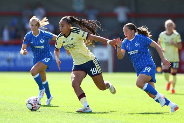 Crawley, England, 6th September 2026. Lisa Baum of Arsenal is challenged by Fran Kirby (R) of Brighton & Hove Albion during the Brighton Women vs Arsenal Women Barclays Women s Super League match at Broadfield Stadium, Crawley. Picture credit should read: Paul Terry Sportimage EDITORIAL USE ONLY. No use with unauthorised audio, video, data, fixture lists, club league logos or live services. Online in-match use limited to 120 images, no video emulation. No use in betting, games or single club league player publications. SPI_256_PT_Brighton_W_Arsenal_W SPI-4977-0256