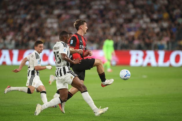 IPA88213856 - Alexis Saelemaekers of AC Milan during the 2026 27 Italian Serie A soccer match between Juventus FC and AC Milan on September 6, 2026, at Allianz Stadium in Turin, Italy. Photo by Nderim KACELI  Copyright: xNderimxKaceli IPAxSportx xx 88213856