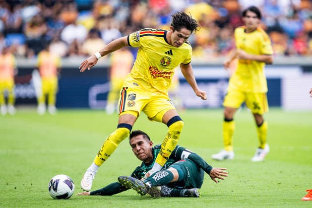 September 6, 2026, Houston, Texas, USA: Club America midfielder ALAN CERVANTES (13) and Club Leon midfielder JOSE RODRIGUEZ (29) battle for the ball during the first half of the Leagues Cup Third Place match at Shell Energy Stadium. Soccer 2026: Leagues Cup: Club America Vs. Club Leon  - ZUMAh306 20260906_zsp_h306_001 Copyright: xOscarxHerrerax