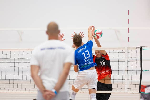 TVV-Pokalfinale Herren: Blue Volleys Gotha vs. 1. VSV Jena 90; Erfurt; 06.09.2026 Bennedikt Scharr ( 16; 1. VSV Jena 90) gegen Ben Bierwisch ( 13; Blue Volleys Gotha) TVV-Pokalfinale Herren: Blue Volleys Gotha vs. 1. VSV Jena 90; Riethsporthalle Erfurt; 06.09.2026 Copyright: xBEAUTIFULxSPORTS Duehringx