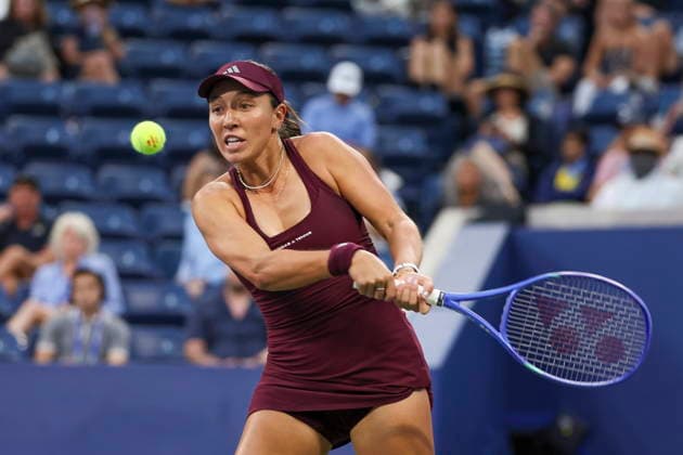 US Open tennis tournament - Day 8 Jessica Pegula of the USA in action against Sorana Cirstea of Romania during their Women™s Singles round four match of the US Open Tennis Championships at the USTA Billie Jean King National Tennis Center in Flushing Meadows, New York, USA, 06 September 2026. FLUSHING MEADOWS NEW YORK United States  Copyright: xSARAHxYENESELx