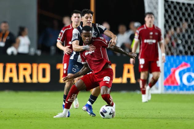 Helinho (forward) of Toluca challenges Gerardo Arteaga of Monterrey for the ball in a Leagues Cup final match between Toluca and Monterrey at Shell Energy Stadium in Houston, USA, 06 September 2026. Final Leagues Cup: Toluca - Monterrey !ACHTUNG: NUR REDAKTIONELLE NUTZUNG!  Copyright: xCarlosxRamírezx AME5200 20260907-55021326559_1