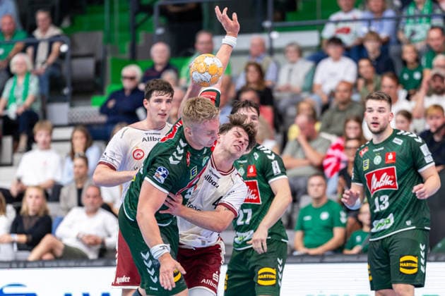 (L-R) Daniel Astrup Pedersen (GWD Minden, 03) im Zweikampf mit Felix Goettler (TuSEM Essen, 04) GER, GWD Minden vs. TuSEM Essen, Handball, 2. Bundesliga, 2. Spieltag, Spielzeit 2026 2027, 06.09.2026 GER, GWD Minden vs. TuSEM Essen, Handball, 2. Bundesliga, 2. Spieltag, Spielzeit 2026 2027, 06.09.2026 Minden Copyright: xEibner-Pressefoto JanxRollingerx EP_JSK