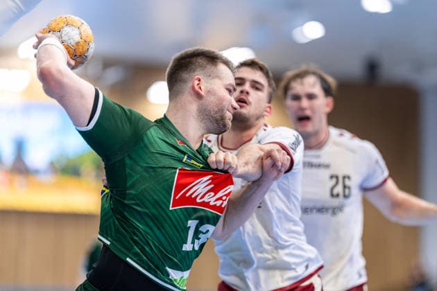 (L-R) Ian Weber (GWD Minden, 13) im Zweikampf mit Nicholas Schley (TuSEM Essen, 22) GER, GWD Minden vs. TuSEM Essen, Handball, 2. Bundesliga, 2. Spieltag, Spielzeit 2026 2027, 06.09.2026 GER, GWD Minden vs. TuSEM Essen, Handball, 2. Bundesliga, 2. Spieltag, Spielzeit 2026 2027, 06.09.2026 Minden Copyright: xEibner-Pressefoto JanxRollingerx EP_JSK