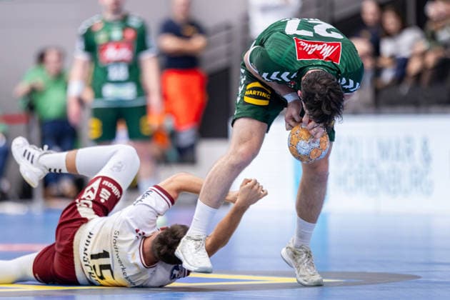 (L-R) Nils Homscheid (TuSEM Essen, 15) im Zweikampf mit Max Staar (GWD Minden, 27) GER, GWD Minden vs. TuSEM Essen, Handball, 2. Bundesliga, 2. Spieltag, Spielzeit 2026 2027, 06.09.2026 GER, GWD Minden vs. TuSEM Essen, Handball, 2. Bundesliga, 2. Spieltag, Spielzeit 2026 2027, 06.09.2026 Minden Copyright: xEibner-Pressefoto JanxRollingerx EP_JSK