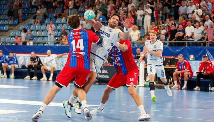 06.09.2026, Deutschland, Bietigheim, Handball Bundesliga, Saison 2026 2027 SG BBM Bietigheim vs. TBV Lemgo, v.l. Fynn-Luca Nicolaus (BBM), Tim Suton (TBV), Fabian Wiederstein (BBM)