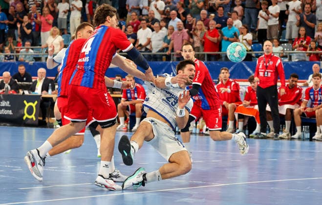 06.09.2026, Deutschland, Bietigheim, Handball Bundesliga, Saison 2026 2027 SG BBM Bietigheim vs. TBV Lemgo, v.l. Fynn-Luca Nicolaus (BBM), Tim Suton (TBV)