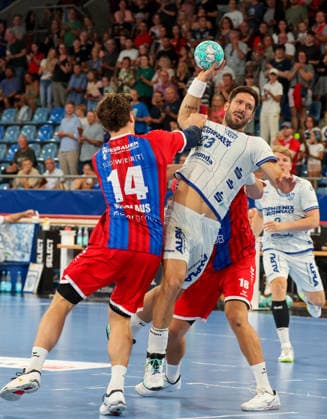 06.09.2026, Deutschland, Bietigheim, Handball Bundesliga, Saison 2026 2027 SG BBM Bietigheim vs. TBV Lemgo, v.l. Fynn-Luca Nicolaus (BBM), Tim Suton (TBV)