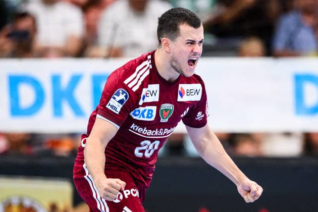 TVB Stuttgart - Füchse Berlin Handball: 1. Bundesliga, Herren, Saison 2026 2027, TVB Stuttgart - Füchse Berlin, Porsche Arena. Berlins Tim Freihöfer jubelt. Stuttgart Porsche Arena Baden-Württemberg Deutschland