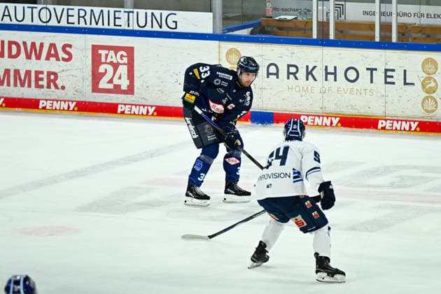 David Suvanto (Dresdner Eisloewen, 33) Dresdner Eisloewen vs. EC Kassel Huskies, Testspiel 2. Eishockey Bundesliga Herren, Spielzeit 2026 2027, 06.09.2026 Dresdner Eisloewen vs. EC Kassel Huskies, Testspiel 2. Eishockey Bundesliga Herren, Spielzeit 2026 2027, 06.09.2026 Dresden *** David Suvanto, Dresdner Eisloewen, 33; Dresdner Eisloewen vs. EC Kassel Huskies, Exhibition Game 2, Men s Ice Hockey Bundesliga, 2026–2027 Season, September 6, 2026, Dresdner Eisloewen vs. EC Kassel Huskies, Exhibition Game 2, Men s Ice Hockey Bundesliga, 2026–2027 Season, September 6, 2026, Dresden Copyright: xEibner-Pressefoto xHoepnerx EP_PHR
