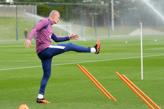 Manchester City Training Erling Haaland of Manchester City warms up during the Manchester City Training Session ahead of the UEFA Champions League Round 1 game against FC Porto at the Etihad Campus, Manchester, England on 7 September 2026 Credit: Steve Flynn Every Second Media Editorial use only. All images are copyright Every Second Media Limited. No images may be reproduced without prior permission. Copyright: xIMAGO EveryxSecondxMediax ESM-2141-0056 StevexFlynnx xEveryxSecondxMediax